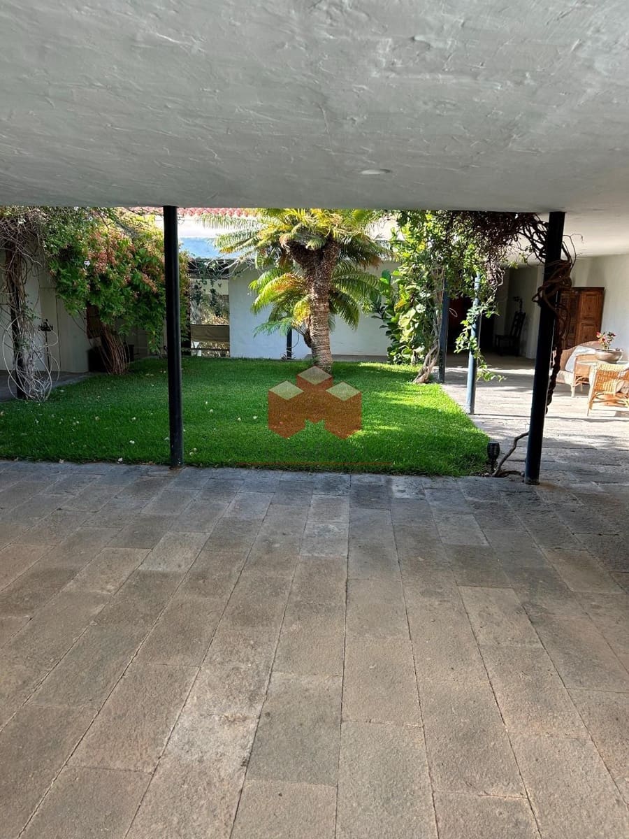9 quarto Moradia para venda em Monte Leon com piscina - 8 500 000 € (Ref: 7575869)