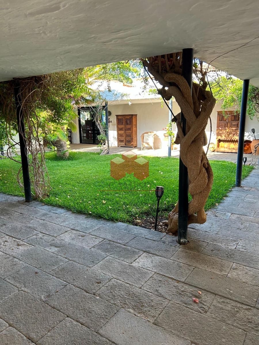 9 quarto Moradia para venda em Monte Leon com piscina - 8 500 000 € (Ref: 7575869)