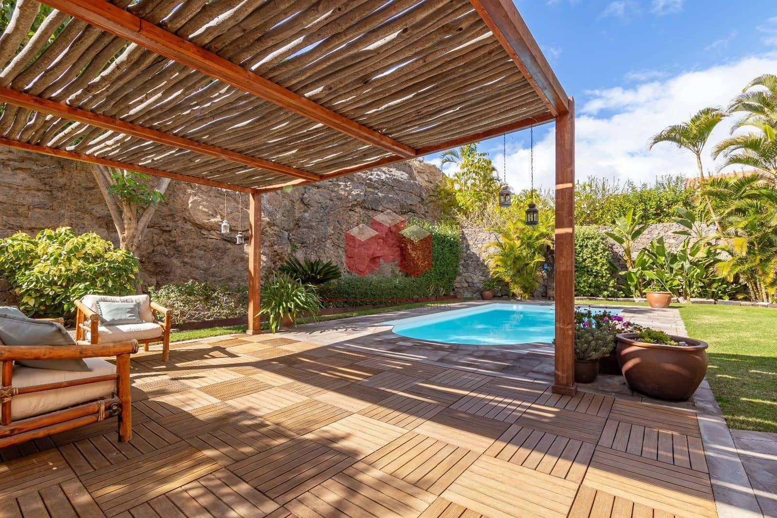 3 soveværelse Villa til salg i Salobre Golf med swimmingpool garage - € 1.495.000 (Ref: 8004702)