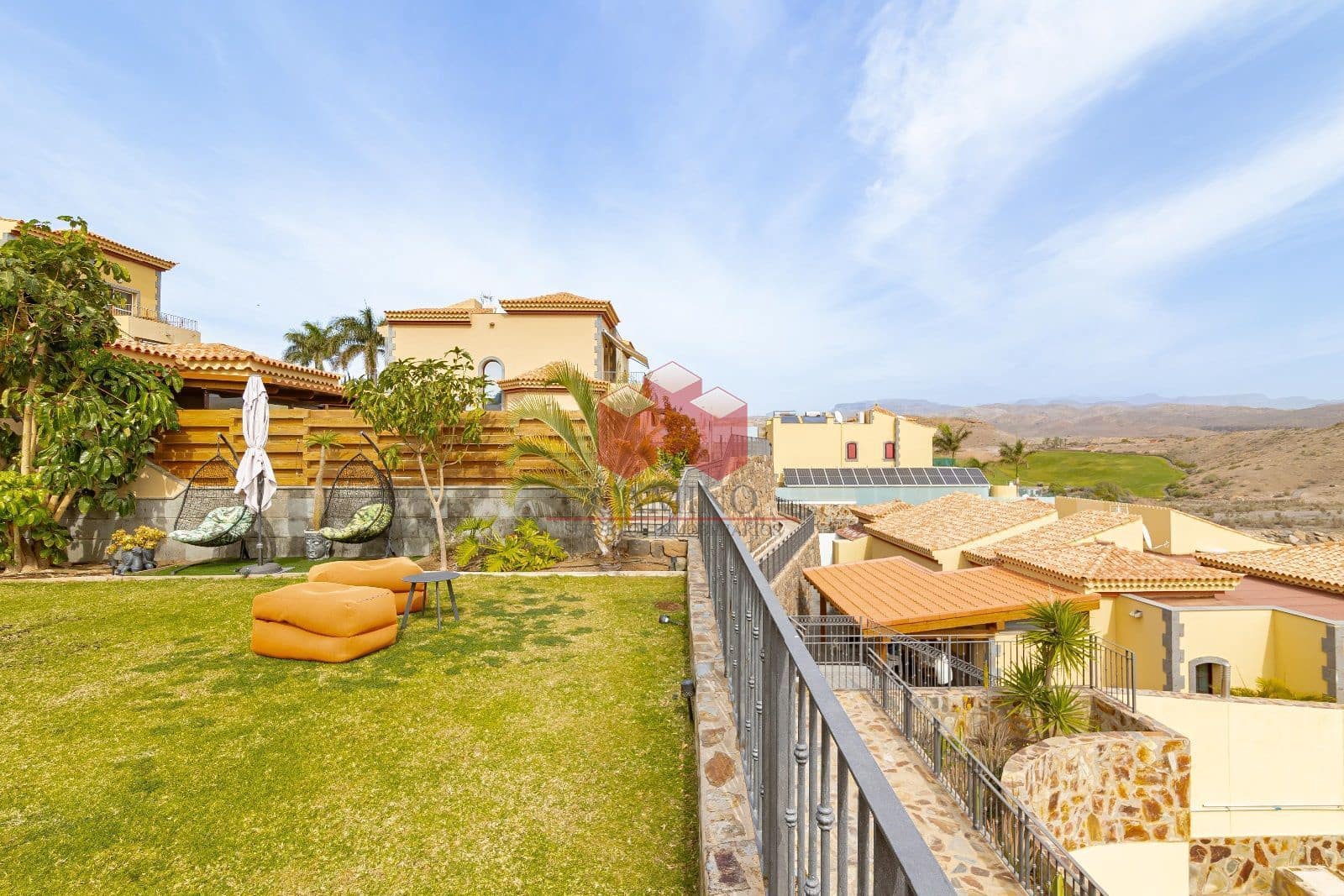 5 bedroom Villa for sale in Salobre Golf with pool garage - € 988,000 (Ref: 8108137)