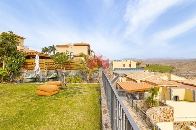 5 bedroom Villa for sale in Salobre Golf, San Bartolomé de Tirajana with pool garage - € 988,000 (Ref: 8108137)