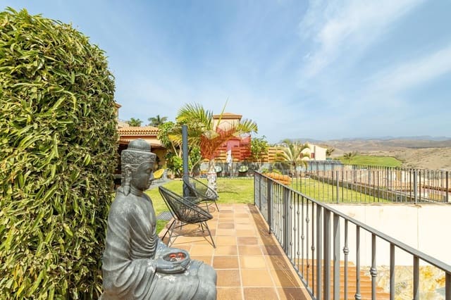 5 bedroom Villa for sale in Salobre Golf, San Bartolomé de Tirajana with pool garage - € 988,000 (Ref: 8108137)