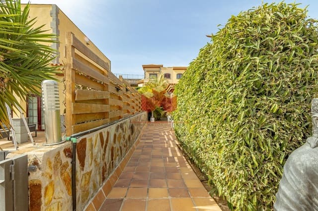 5 bedroom Villa for sale in Salobre Golf, San Bartolomé de Tirajana with pool garage - € 988,000 (Ref: 8108137)