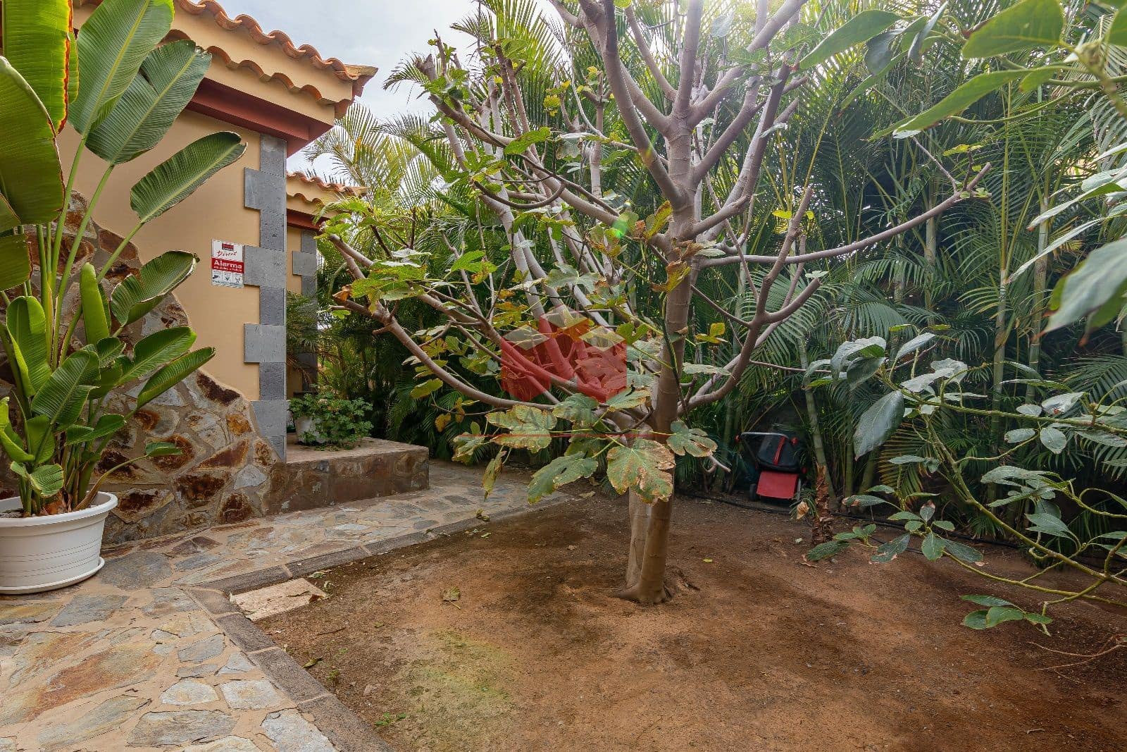 5 bedroom Villa for sale in Salobre Golf with pool garage - € 988,000 (Ref: 8108137)