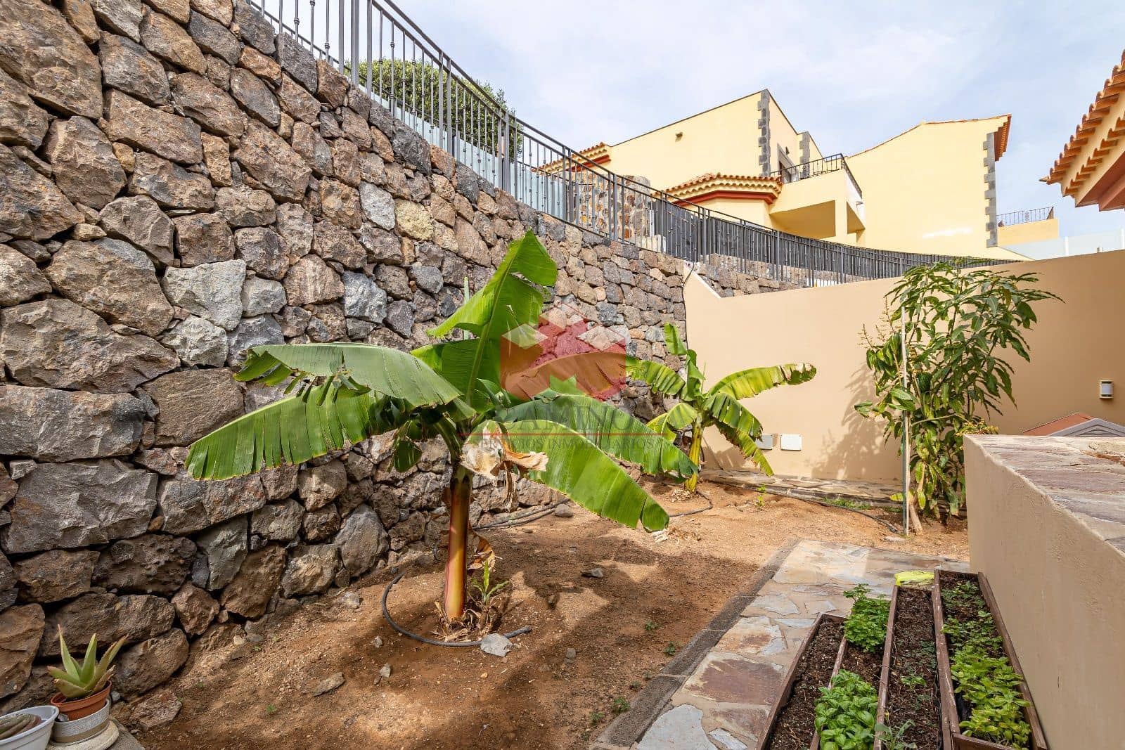 5 bedroom Villa for sale in Salobre Golf with pool garage - € 988,000 (Ref: 8108137)