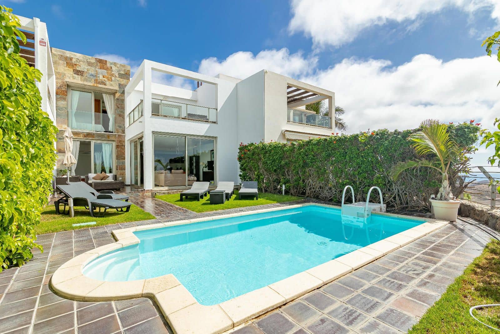 3 slaapkamer Villa te koop in San Bartolome de Tirajana met zwembad garage - € 739.000 (Ref: 8580833)