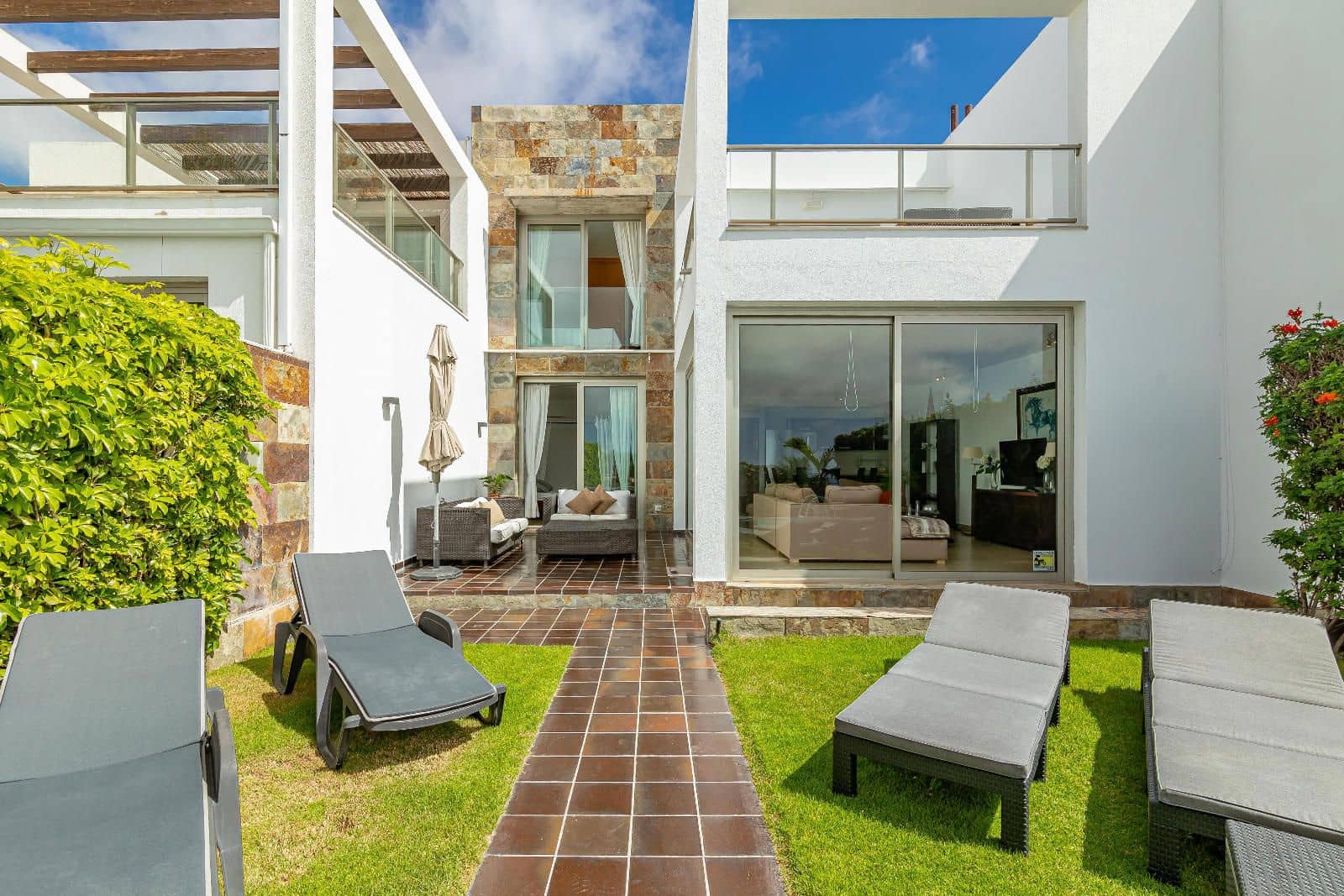 3 slaapkamer Villa te koop in San Bartolome de Tirajana met zwembad garage - € 739.000 (Ref: 8580833)