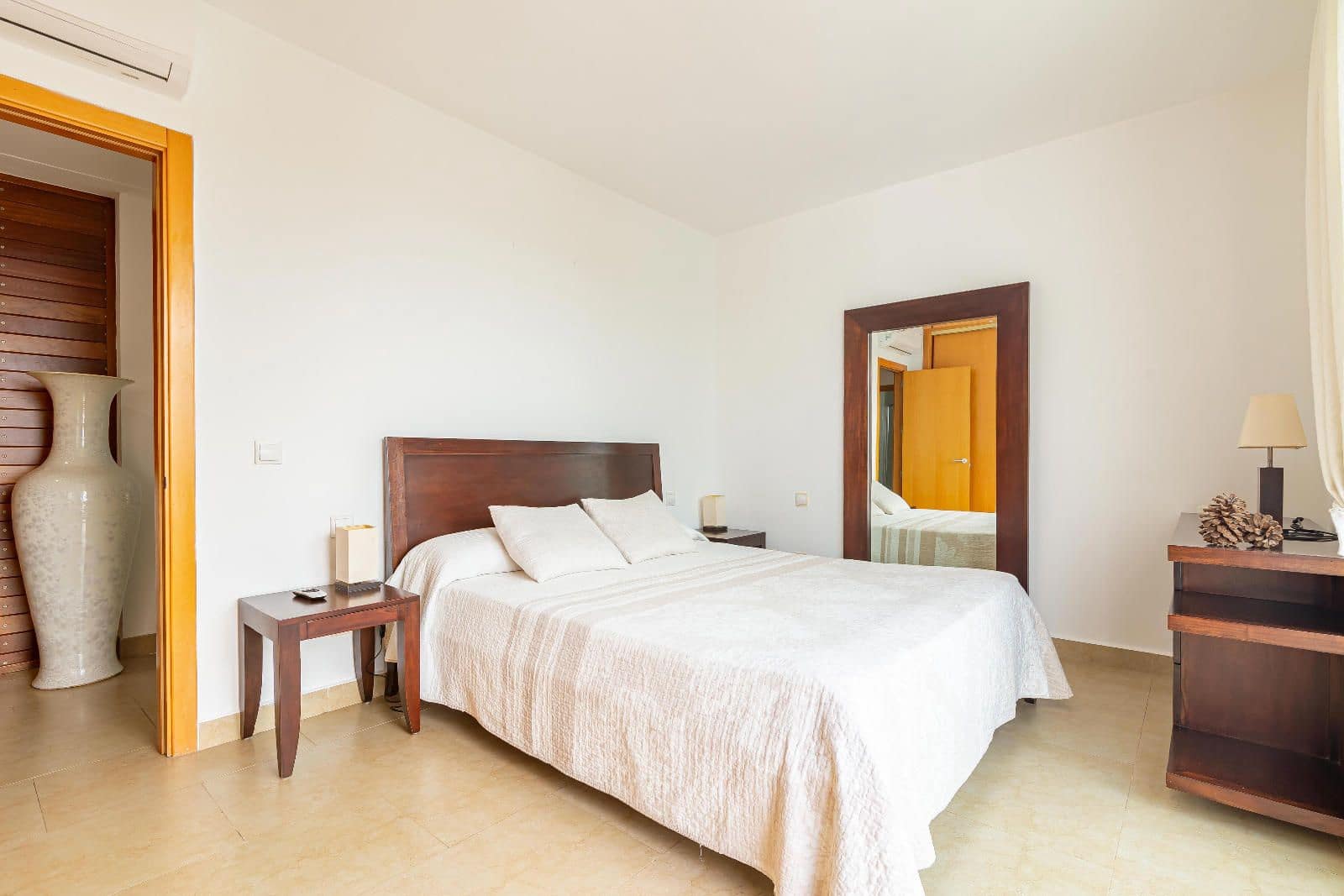 3 slaapkamer Villa te koop in San Bartolome de Tirajana met zwembad garage - € 739.000 (Ref: 8580833)