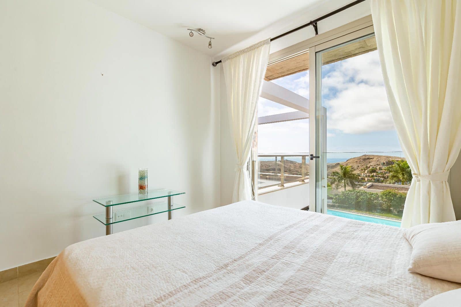 3 slaapkamer Villa te koop in San Bartolome de Tirajana met zwembad garage - € 739.000 (Ref: 8580833)