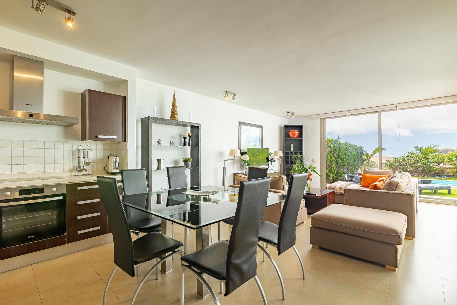 3 slaapkamer Villa te koop in San Bartolome de Tirajana met zwembad garage - € 739.000 (Ref: 8580833)