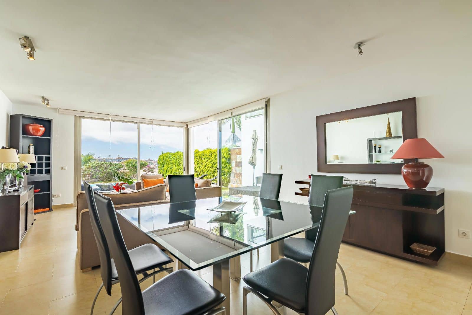 3 slaapkamer Villa te koop in San Bartolome de Tirajana met zwembad garage - € 739.000 (Ref: 8580833)