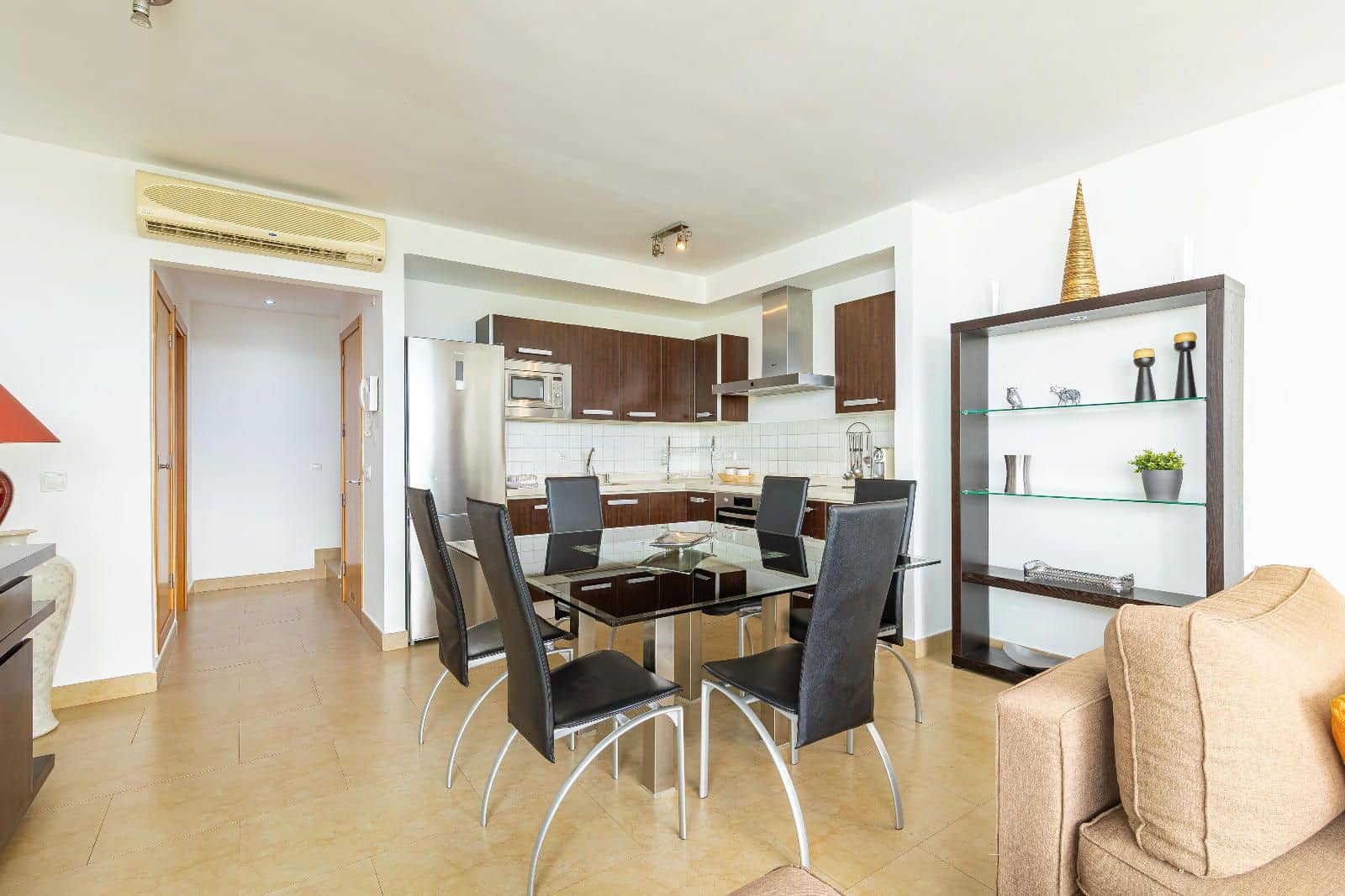 3 slaapkamer Villa te koop in San Bartolome de Tirajana met zwembad garage - € 739.000 (Ref: 8580833)