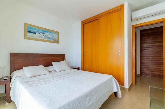 3 quarto Moradia para venda em San Bartolomé de Tirajana com piscina garagem - 739 000 € (Ref: 8580833)