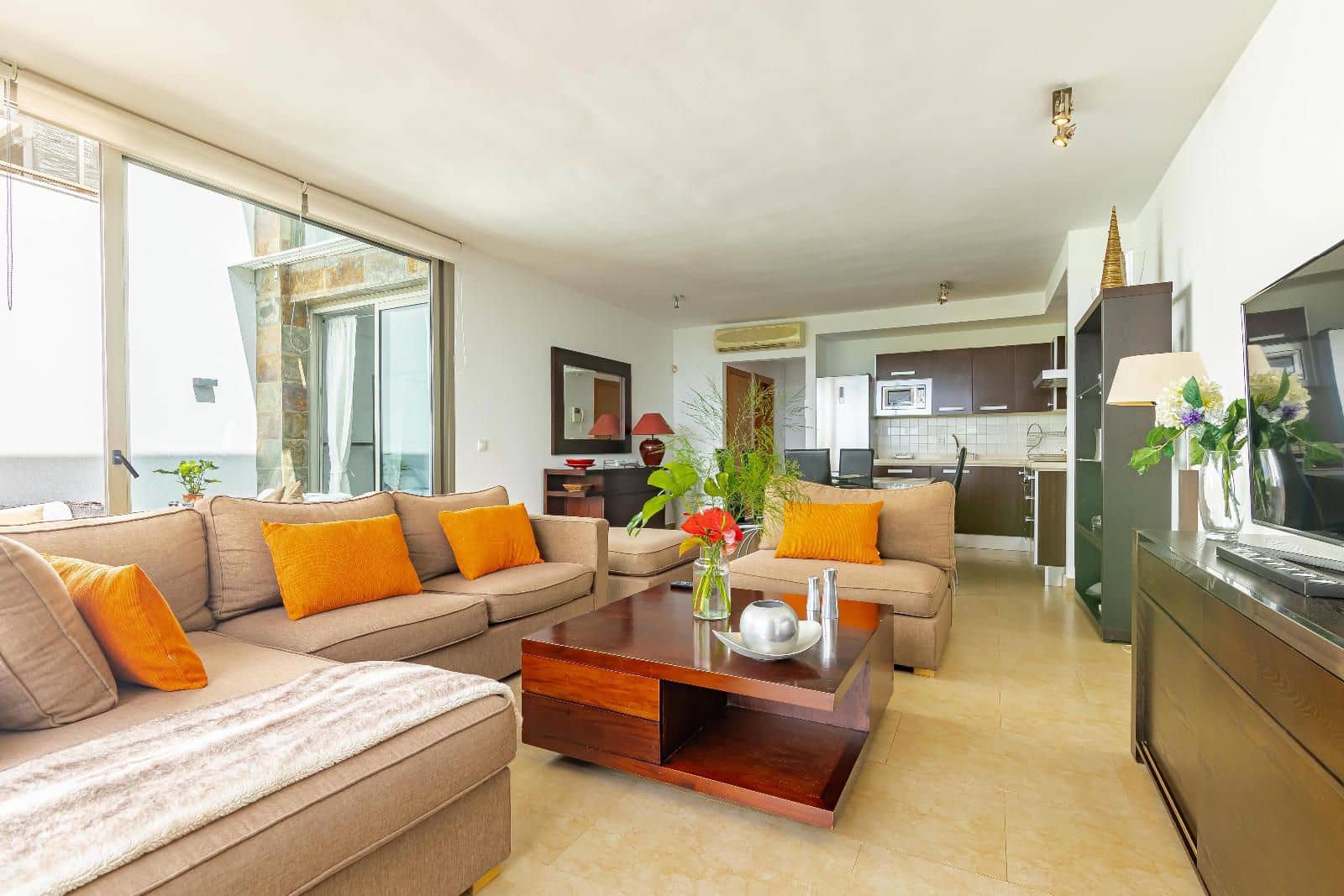 3 slaapkamer Villa te koop in San Bartolome de Tirajana met zwembad garage - € 739.000 (Ref: 8580833)