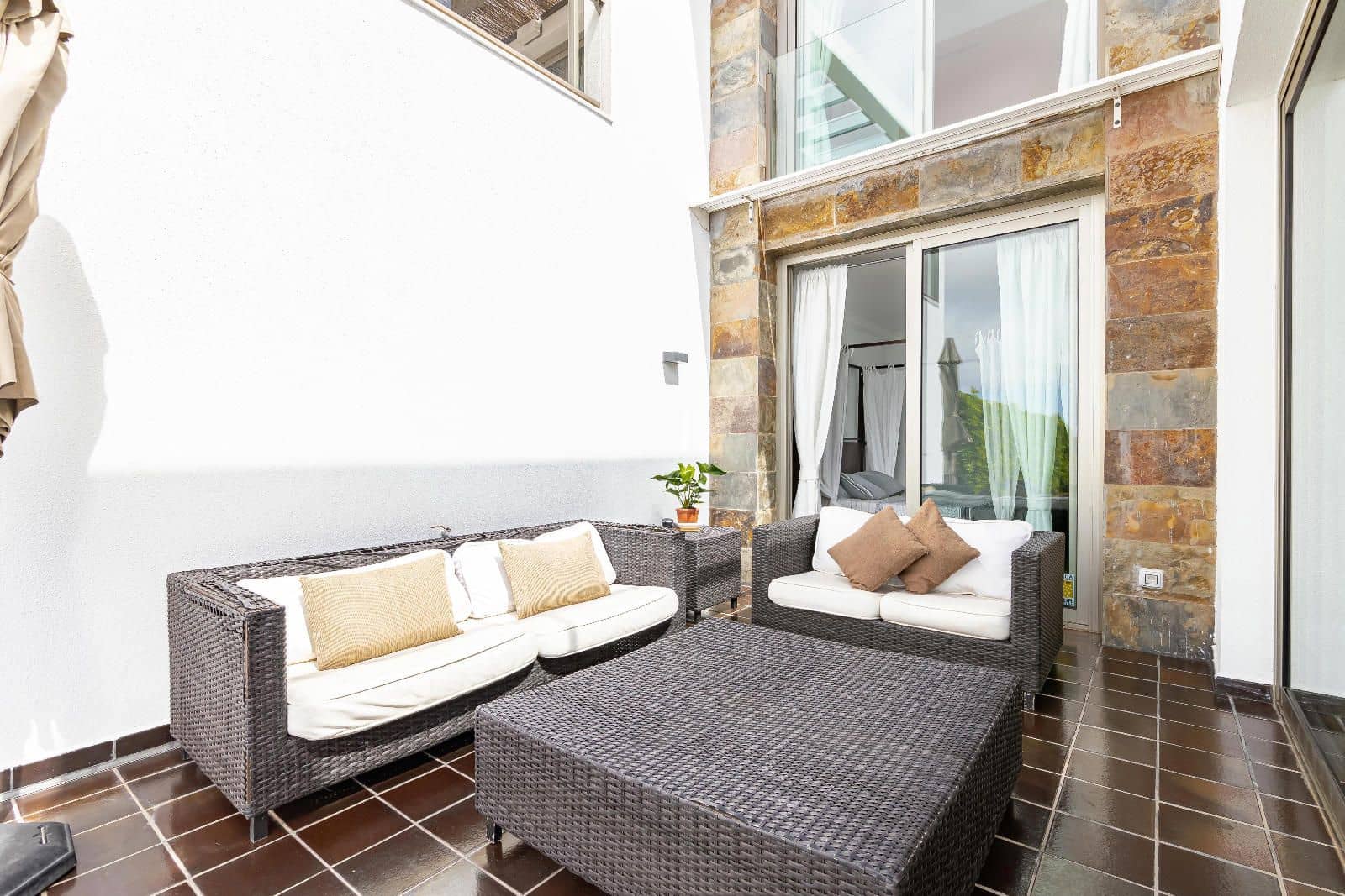 3 slaapkamer Villa te koop in San Bartolome de Tirajana met zwembad garage - € 739.000 (Ref: 8580833)