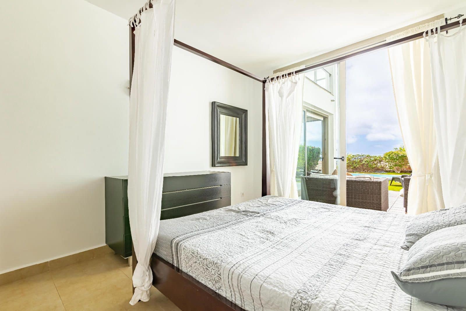 3 slaapkamer Villa te koop in San Bartolome de Tirajana met zwembad garage - € 739.000 (Ref: 8580833)