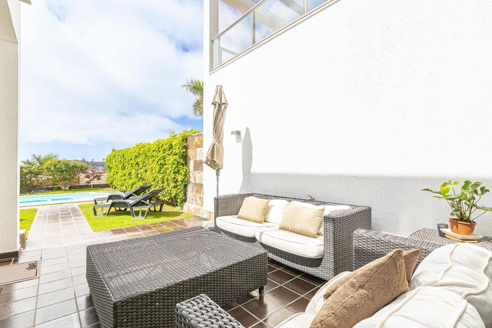 3 slaapkamer Villa te koop in San Bartolome de Tirajana met zwembad garage - € 739.000 (Ref: 8580833)