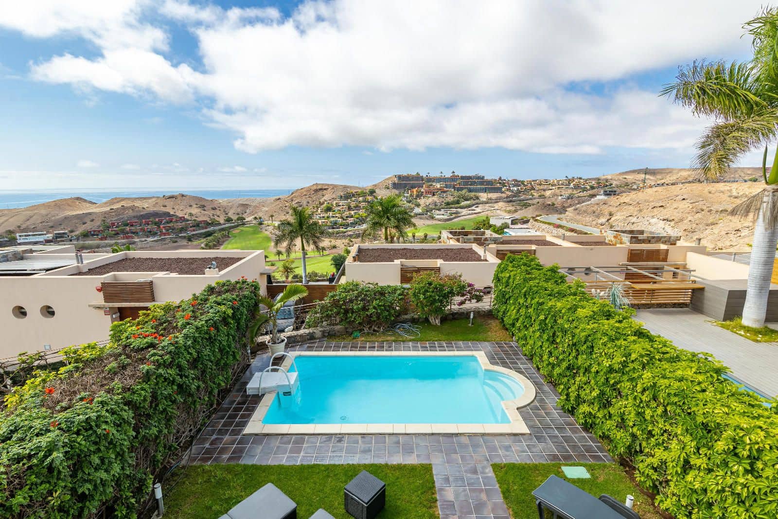 3 slaapkamer Villa te koop in San Bartolome de Tirajana met zwembad garage - € 739.000 (Ref: 8580833)