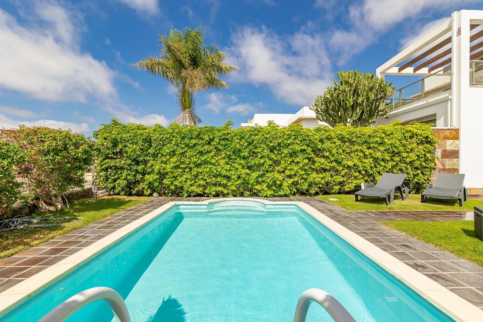 3 slaapkamer Villa te koop in San Bartolome de Tirajana met zwembad garage - € 739.000 (Ref: 8580833)