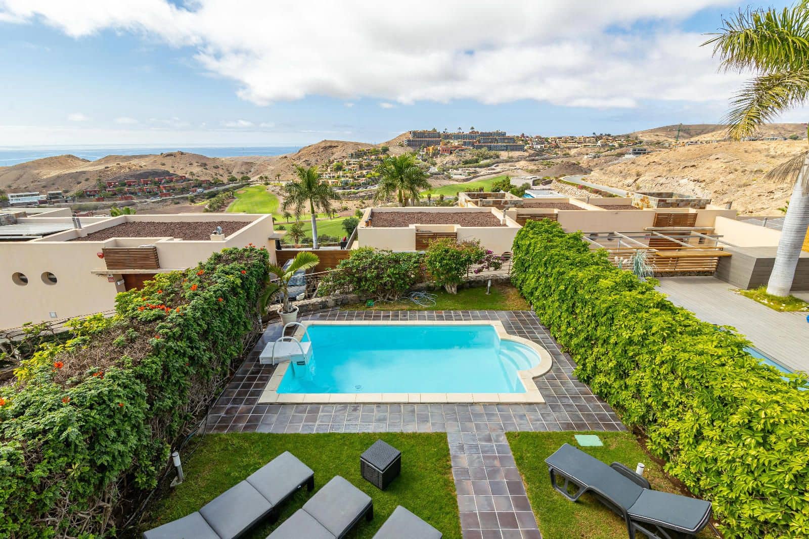 3 slaapkamer Villa te koop in San Bartolome de Tirajana met zwembad garage - € 739.000 (Ref: 8580833)