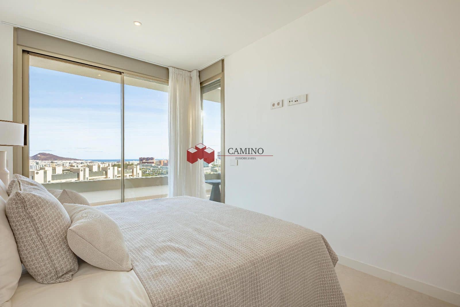 3 soveværelse Villa til salg i Las Palmas de Gran Canaria med garage - € 998.000 (Ref: 8594196)