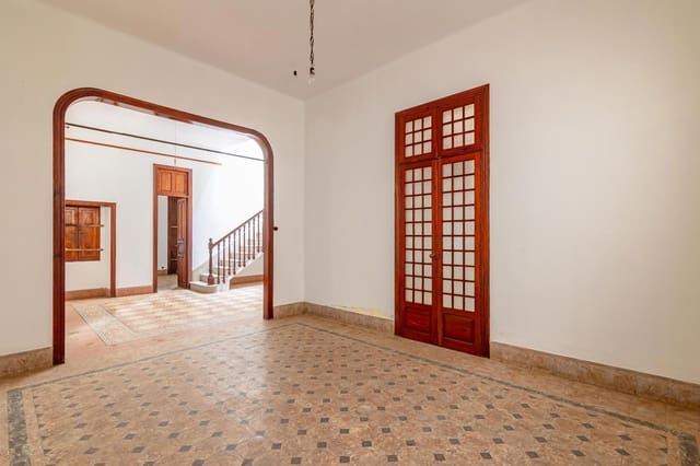 14 soveværelse Villa til salg i Las Palmas de Gran Canaria med garage - € 1.080.000 (Ref: 8609300)