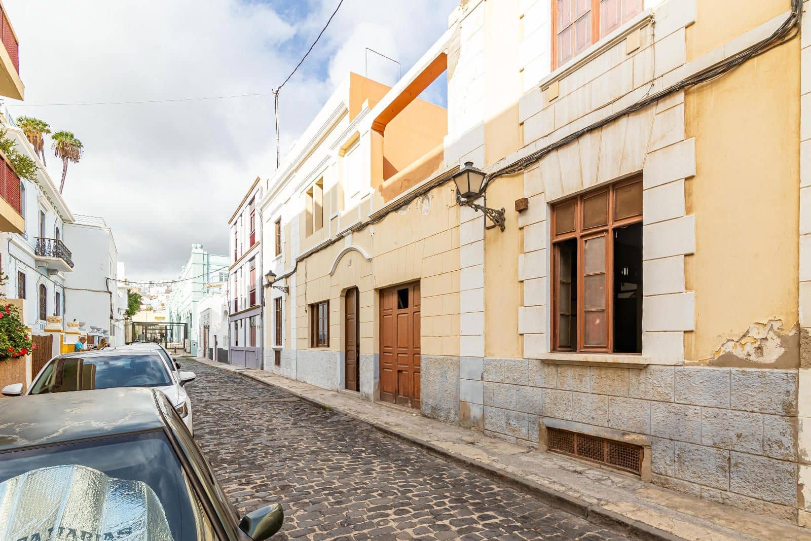 14 soverom Villa til salgs i Las Palmas de Gran Canaria med garasje - € 1 080 000 (Ref: 8609300)