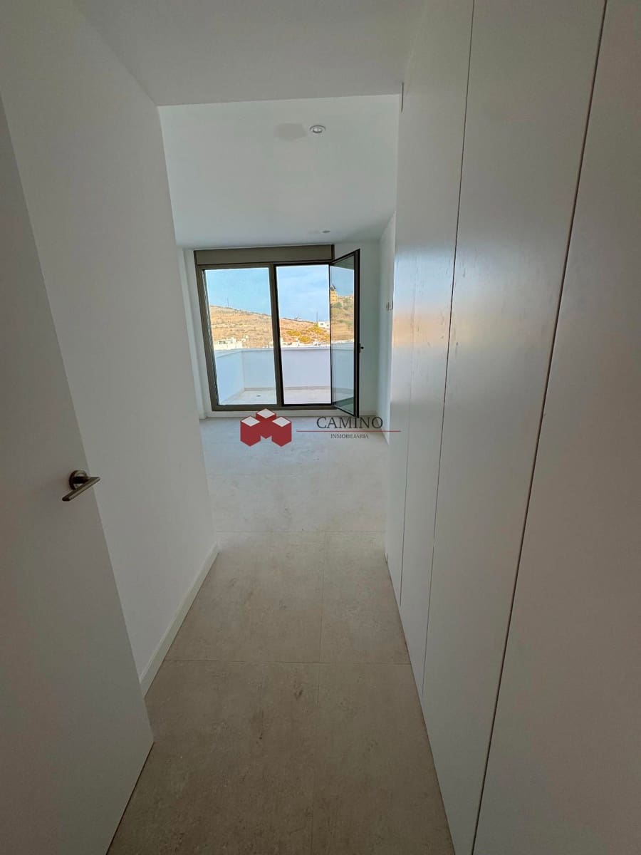 3 slaapkamer Villa te koop in Las Palmas de Gran Canaria met garage - € 1.080.000 (Ref: 8804064)