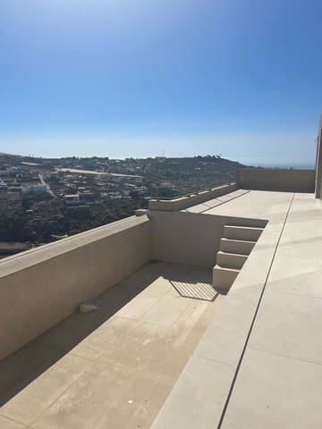 Huvila myytävänä paikassa Salobre Golf, San Bartolomé de Tirajana mukana uima-altaan 
autotalli - 775 000 € (Ref: 8885562)