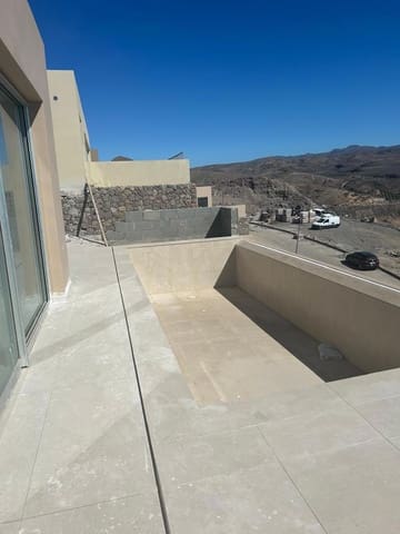 Huvila myytävänä paikassa Salobre Golf, San Bartolomé de Tirajana mukana uima-altaan 
autotalli - 775 000 € (Ref: 8885562)