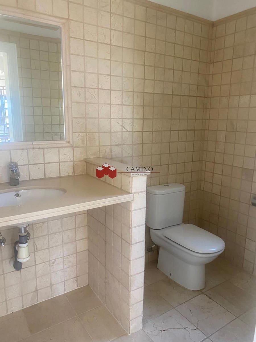 3 sypialnia Dom na sprzedaż w Salobre Golf z basenem garażem - 676 174 € (Ref: 9221876)