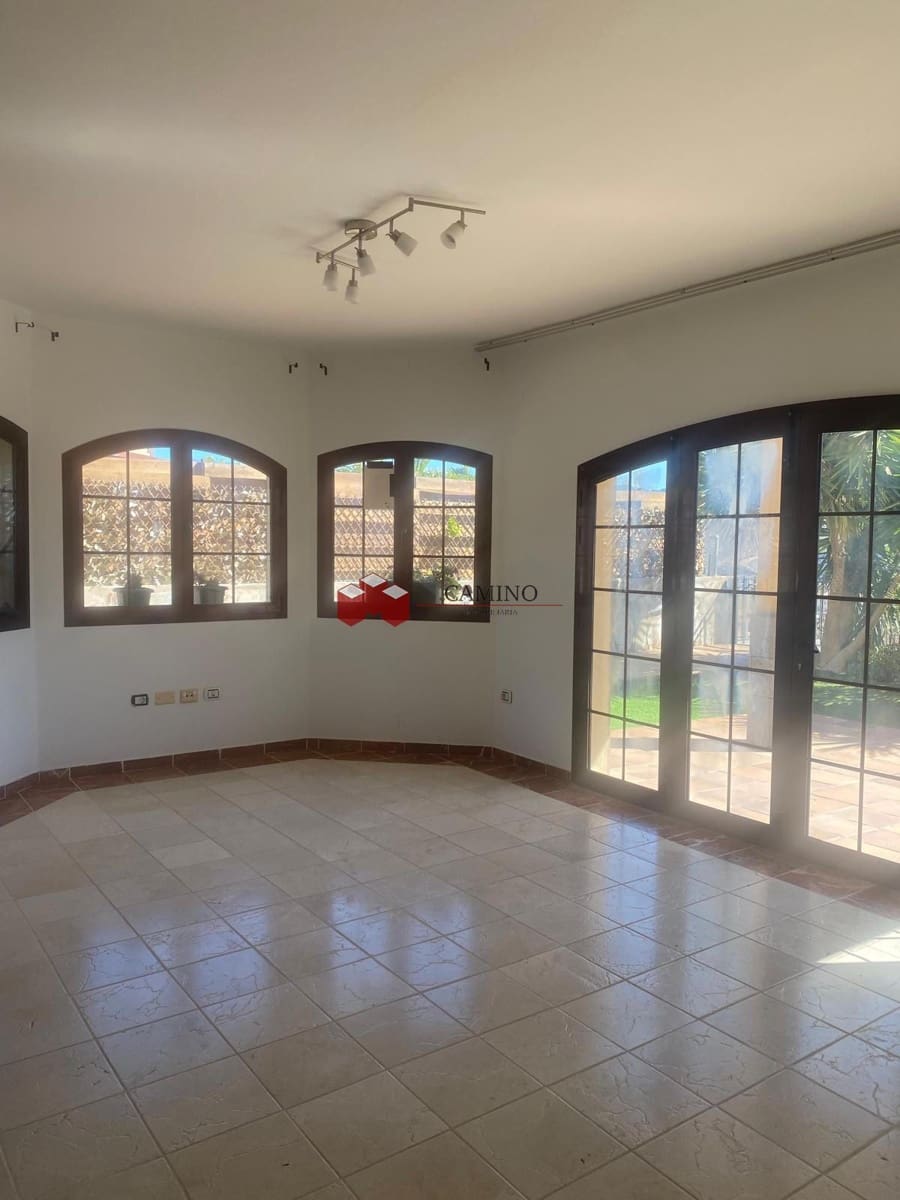 3 sypialnia Dom na sprzedaż w Salobre Golf z basenem garażem - 676 174 € (Ref: 9221876)