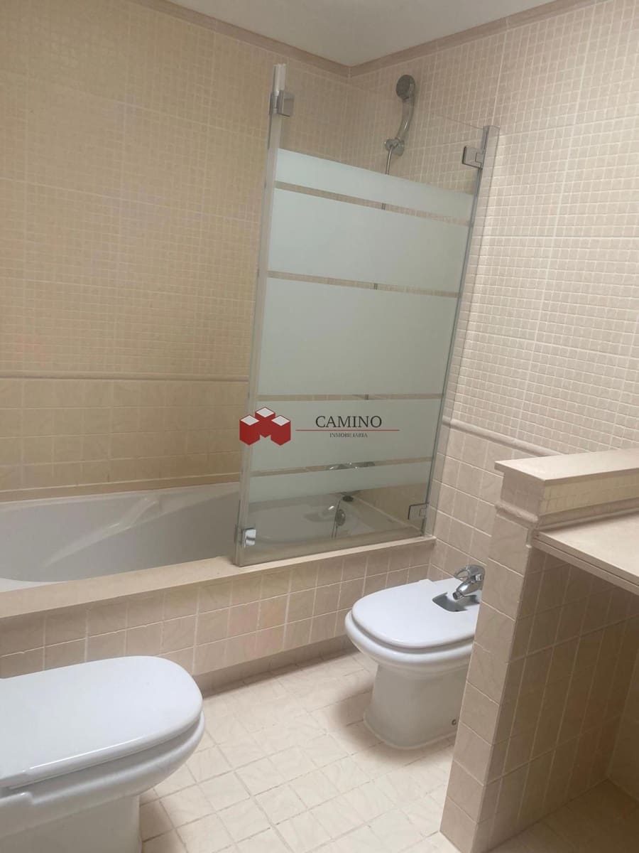 3 sypialnia Dom na sprzedaż w Salobre Golf z basenem garażem - 676 174 € (Ref: 9221876)