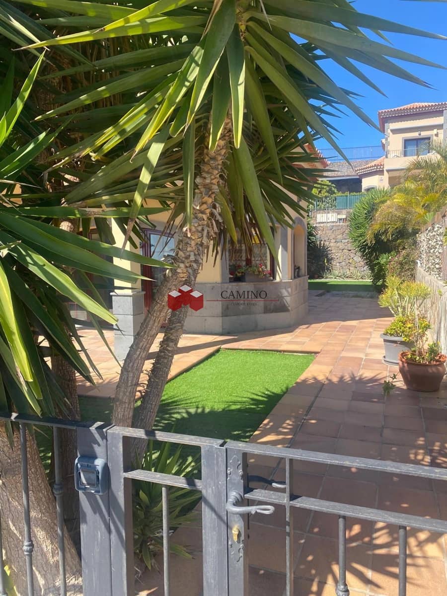 3 sypialnia Dom na sprzedaż w Salobre Golf z basenem garażem - 676 174 € (Ref: 9221876)