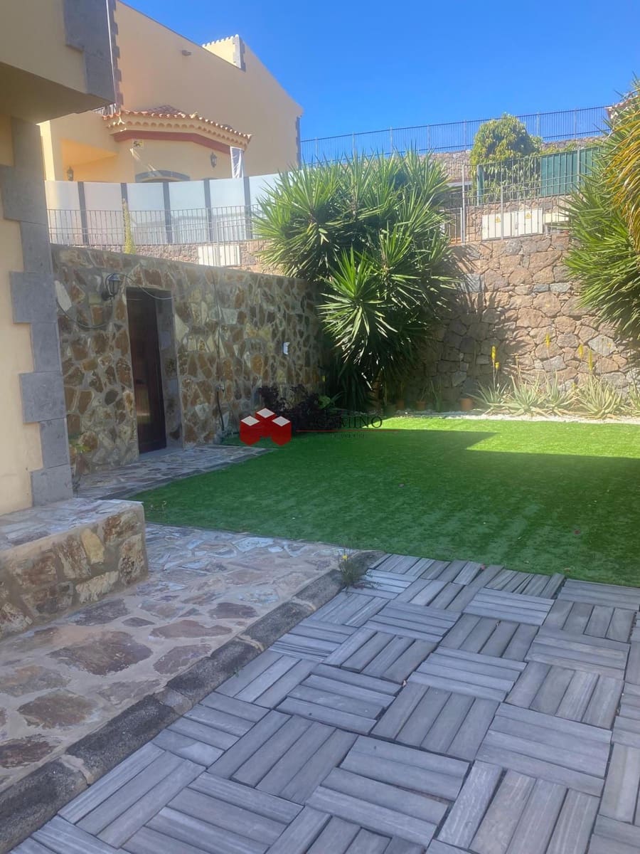 3 sypialnia Dom na sprzedaż w Salobre Golf z basenem garażem - 676 174 € (Ref: 9221876)