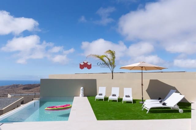 3 quarto Moradia para venda em Salobre Golf, San Bartolomé de Tirajana com piscina garagem - 885 000 € (Ref: 9231369)