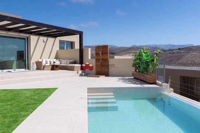 3 quarto Moradia para venda em Salobre Golf, San Bartolomé de Tirajana com piscina garagem - 885 000 € (Ref: 9231369)