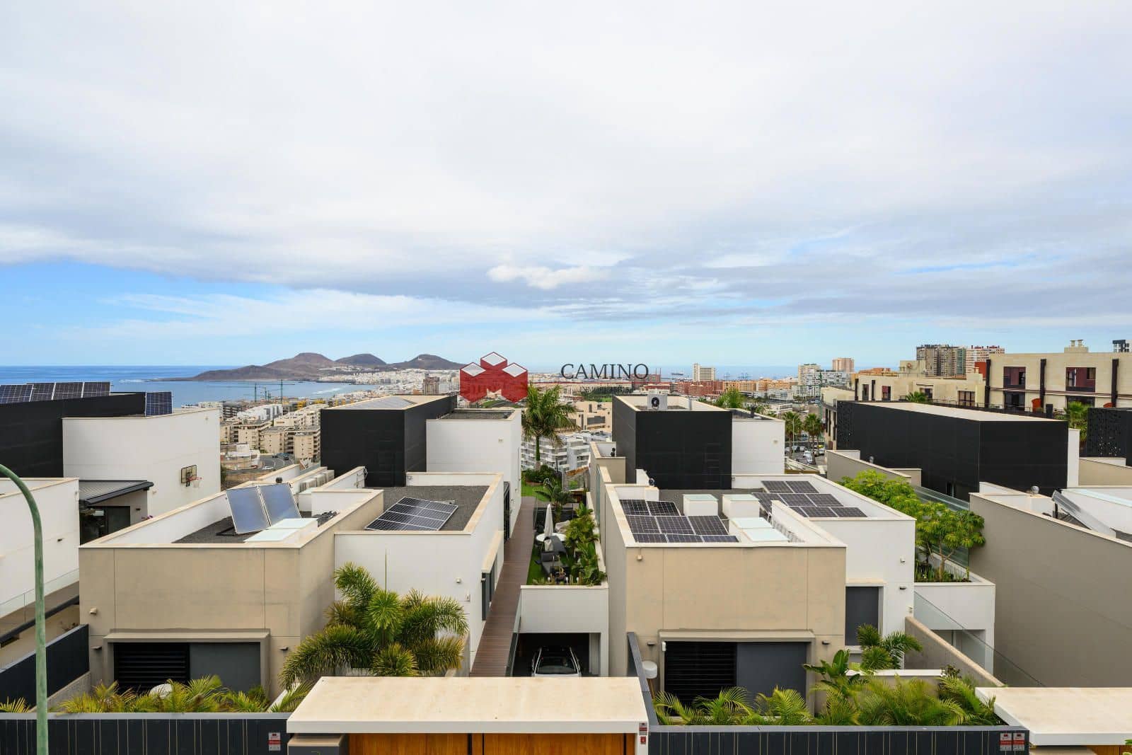 3 soveværelse Byhus til salg i Las Palmas de Gran Canaria med garage - € 1.050.000 (Ref: 9297968)