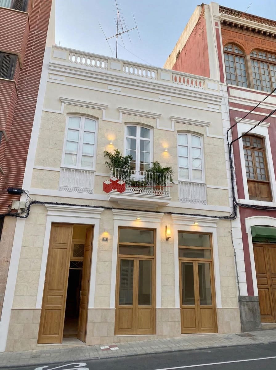 Moradia para venda em Las Palmas de Gran Canaria - 595 000 € (Ref: 9398094)