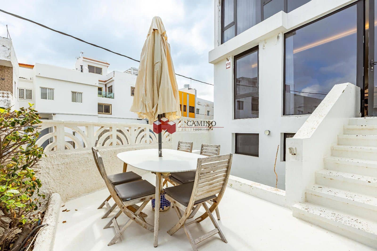 3 Zimmer Haus zu verkaufen in Moya mit Pool Garage - 595.000 € (Ref: 9651259)