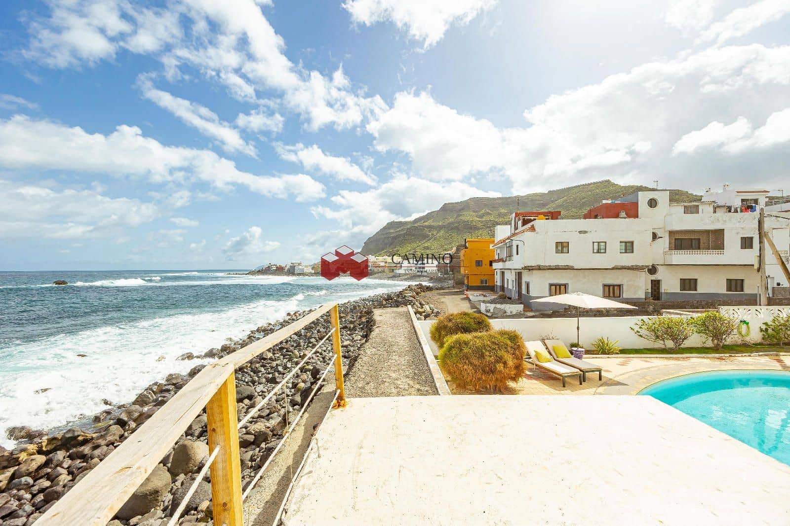 3 Zimmer Haus zu verkaufen in Moya mit Pool Garage - 595.000 € (Ref: 9651259)