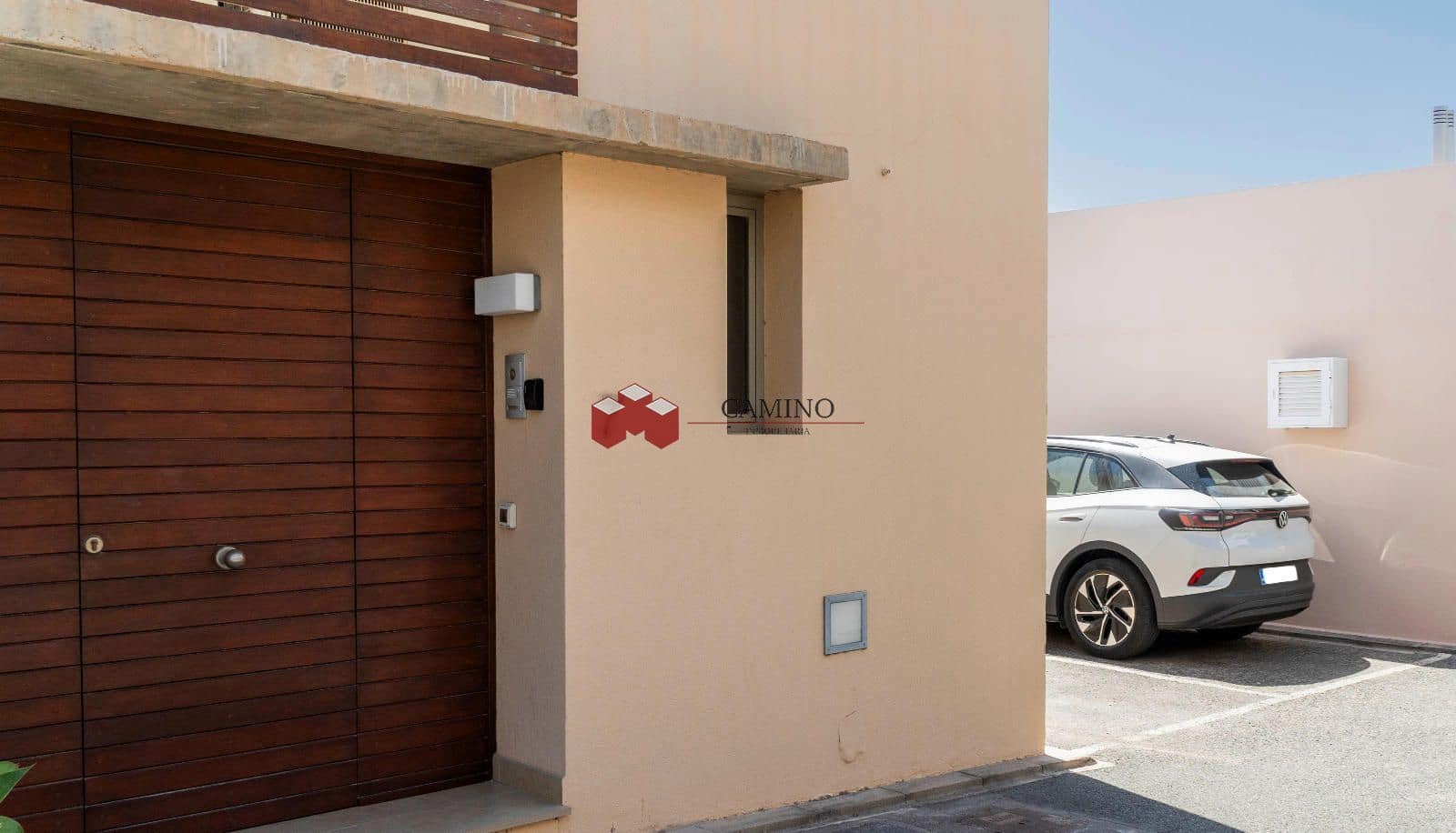 4 bedroom Townhouse for sale in San Bartolome de Tirajana with garage - € 860,000 (Ref: 9696776)