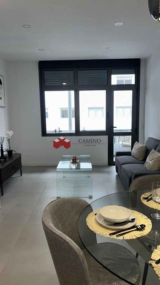 Flat for sale in Las Palmas de Gran Canaria - € 270,000 (Ref: 9696964)