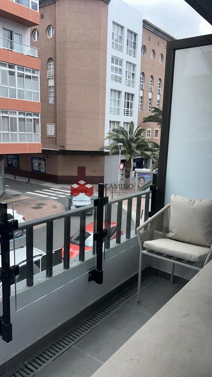 Flat for sale in Las Palmas de Gran Canaria - € 270,000 (Ref: 9696964)