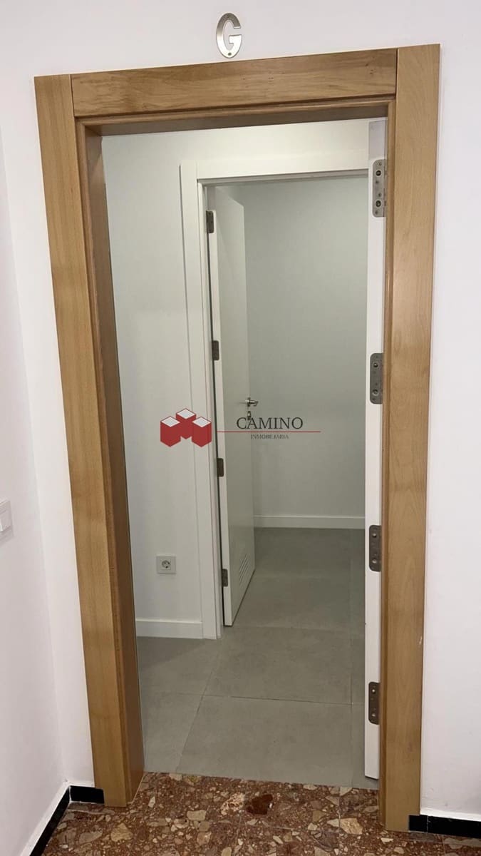 Flat for sale in Las Palmas de Gran Canaria - € 270,000 (Ref: 9696964)