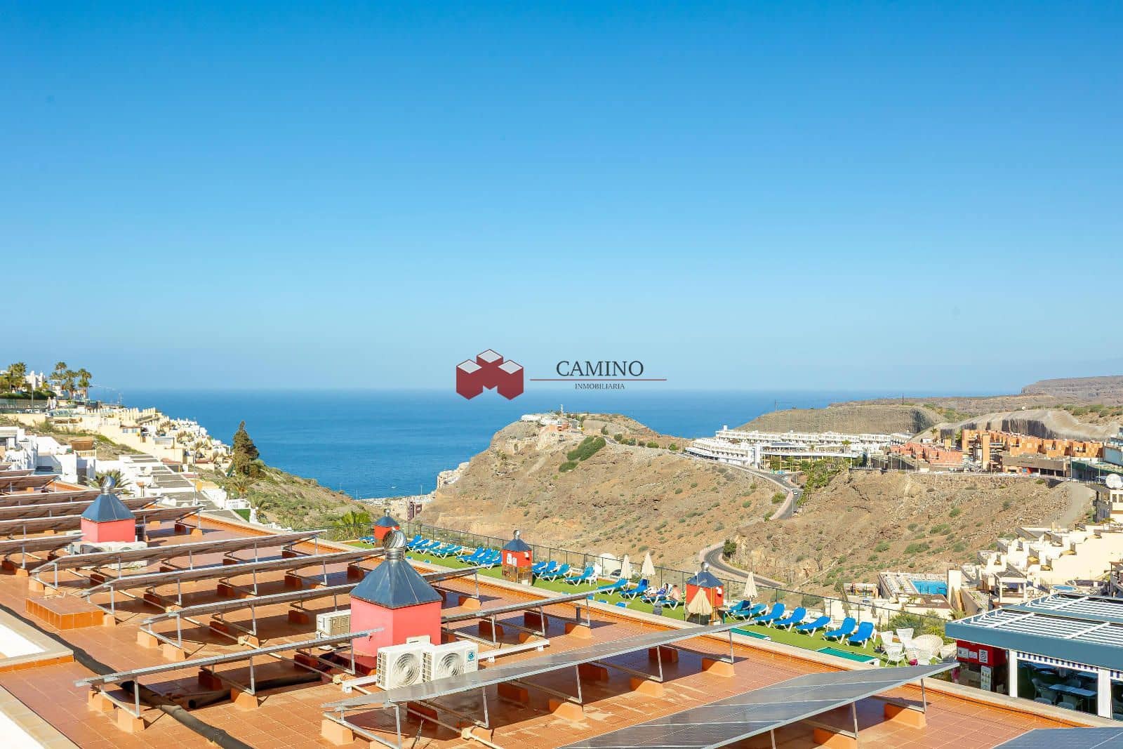 Appartement de 2 chambres à louer à Amadores avec piscine garage - 1 000 € (Ref: 9816785)