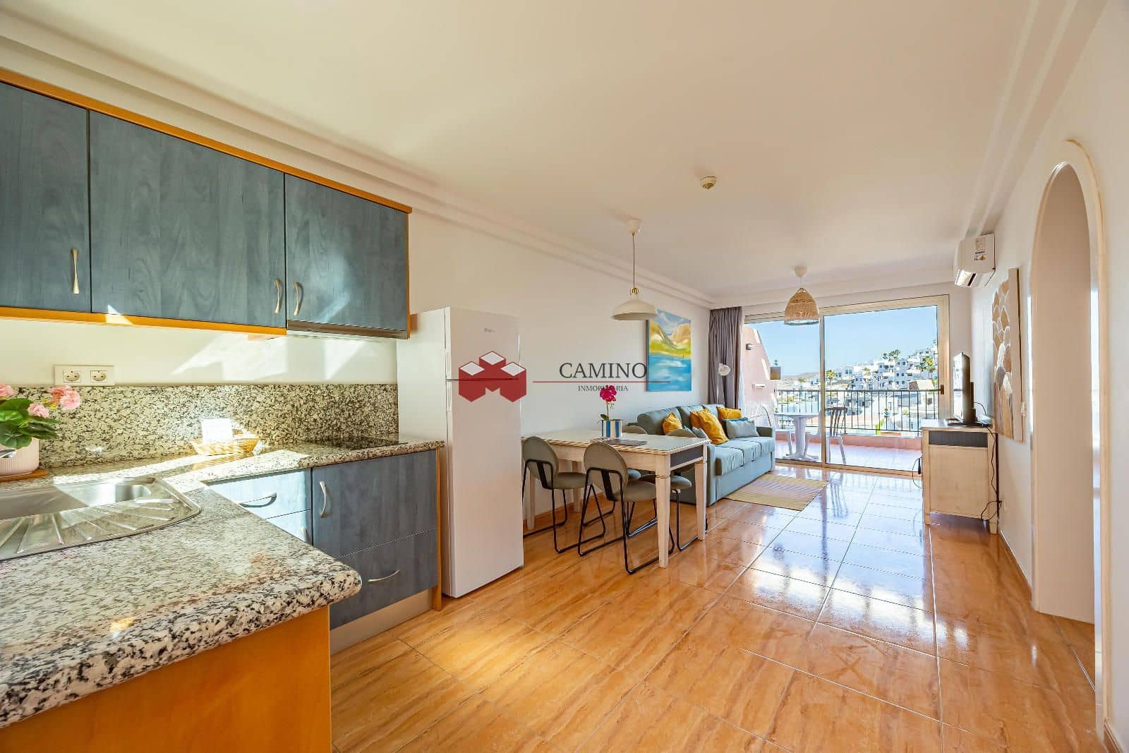 Appartement de 2 chambres à louer à Amadores avec piscine garage - 1 000 € (Ref: 9816785)