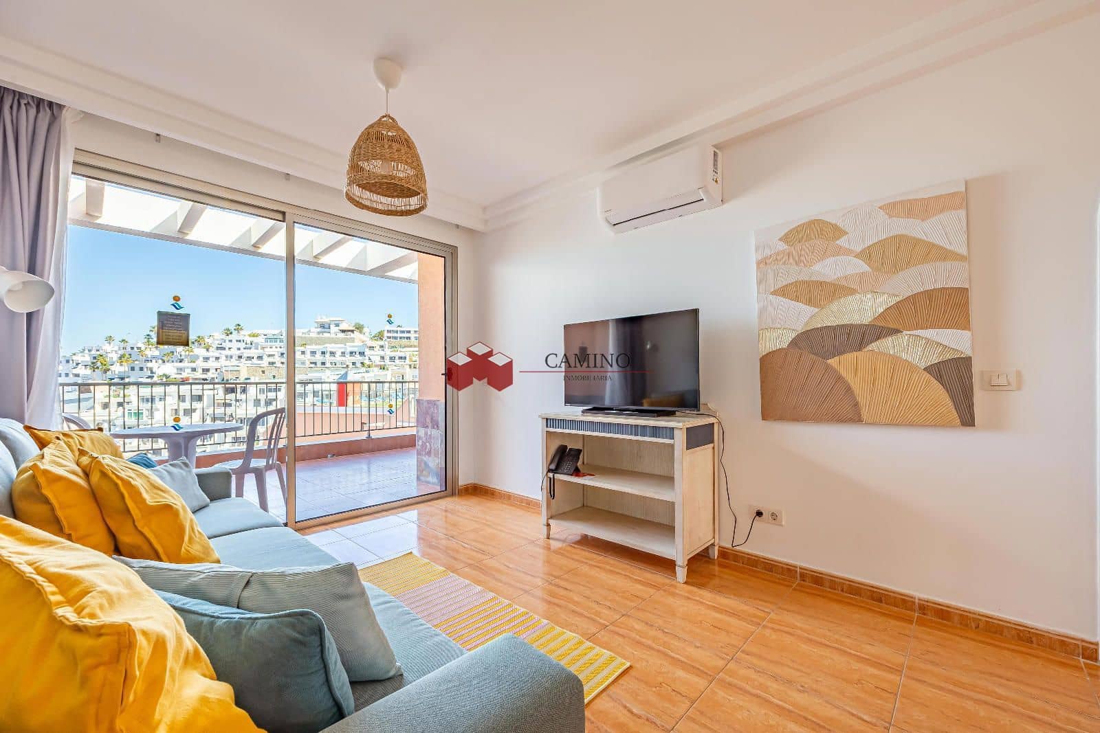 Appartement de 2 chambres à louer à Amadores avec piscine garage - 1 000 € (Ref: 9816785)