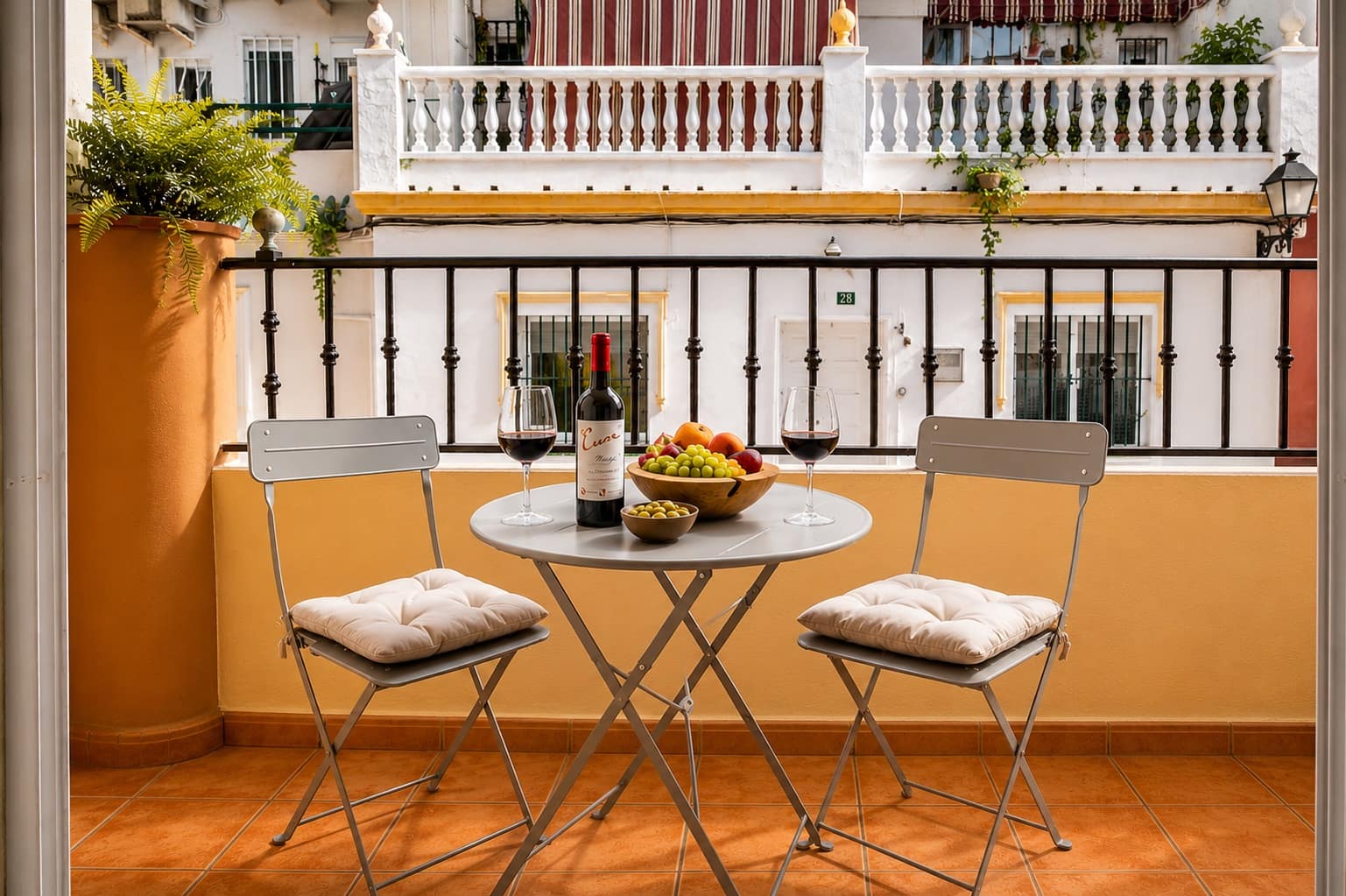 2 bedroom Apartment for sale in Fuengirola - € 299,000 (Ref: 9921040)