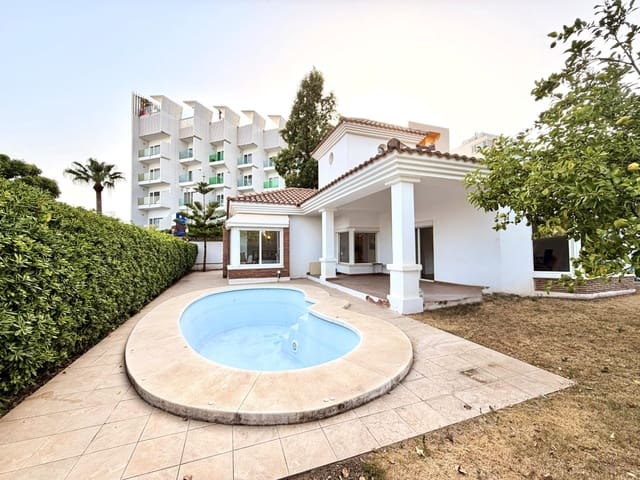 3 soverom Villa til salgs i Benalmádena med svømmebasseng garasje - € 1 299 000 (Ref: 10004159)